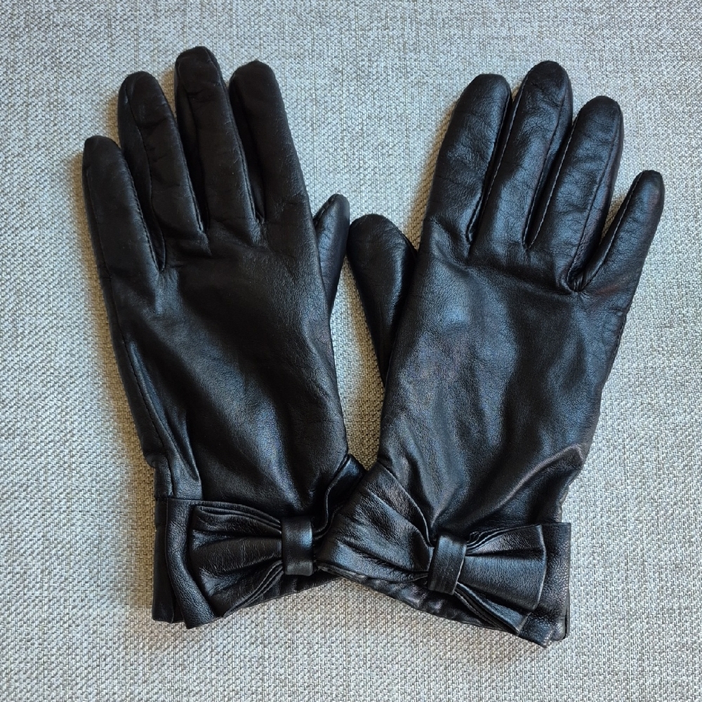 Danier Black Leather Gloves with Bow Detail